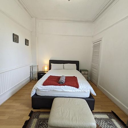 Ensuite Basic Room Budget Sketty 5 Swansea Buitenkant foto